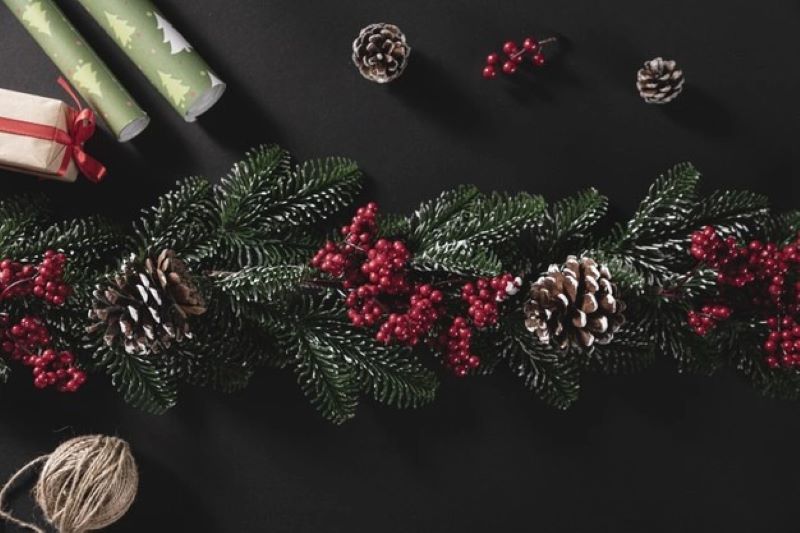 83. How to Select the Perfect Artificial Christmas Tree for Your Home: Tips on Style, Size and Accessories