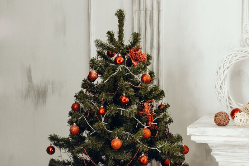 Ultimate Guide to Crafting the Perfect Christmas Tree with Handmade Ornaments